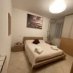 Apartment Charmante In Cannaregio By Interhome