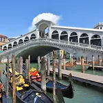 Apartment Charmante In Cannaregio By Interhome Venedig