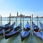 Charmante In Cannaregio By Interhome